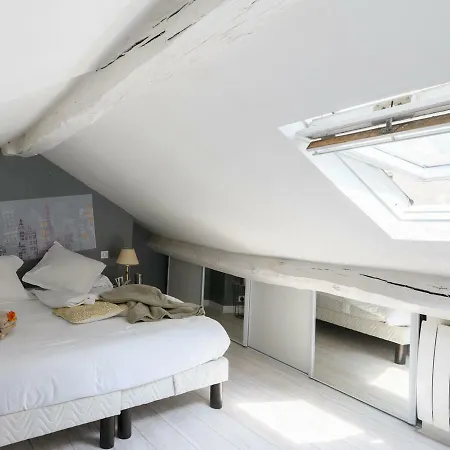 Rue Vieille Du Temple Apartment